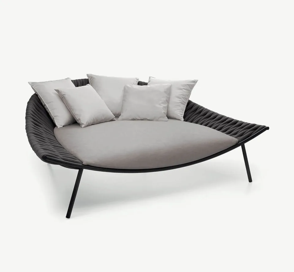 RODA Arena daybed 001, Italian outdoor furniture