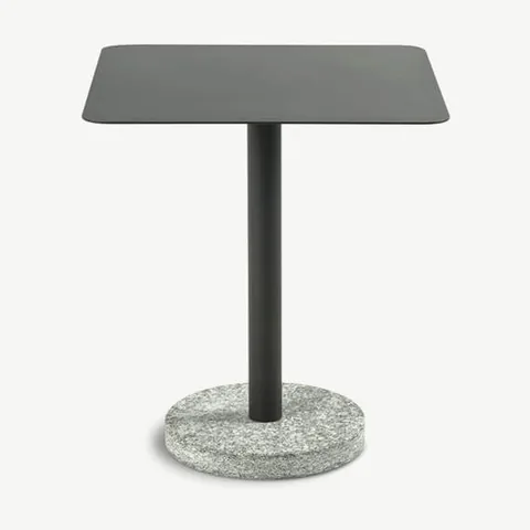 RODA Bernardo side table 353, Italian outdoor furniture
