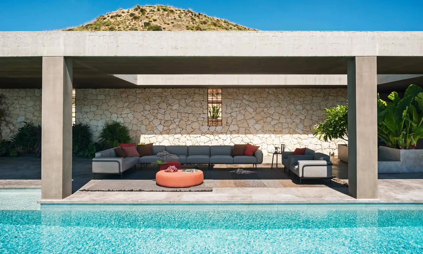 RODA Estendo modular aluminum sofa, Italian outdoor furniture