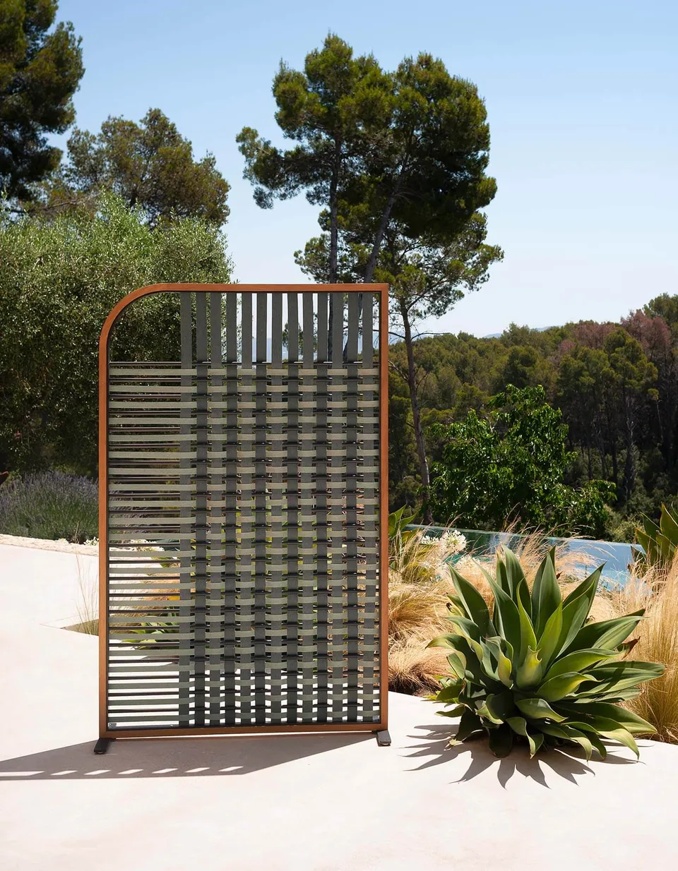 RODA Filet outdoor furniture on a terrace, catalog photograph 2