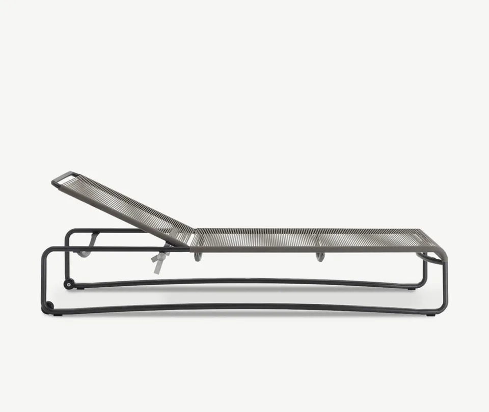 RODA Harp sunlounger 304, Italian outdoor furniture