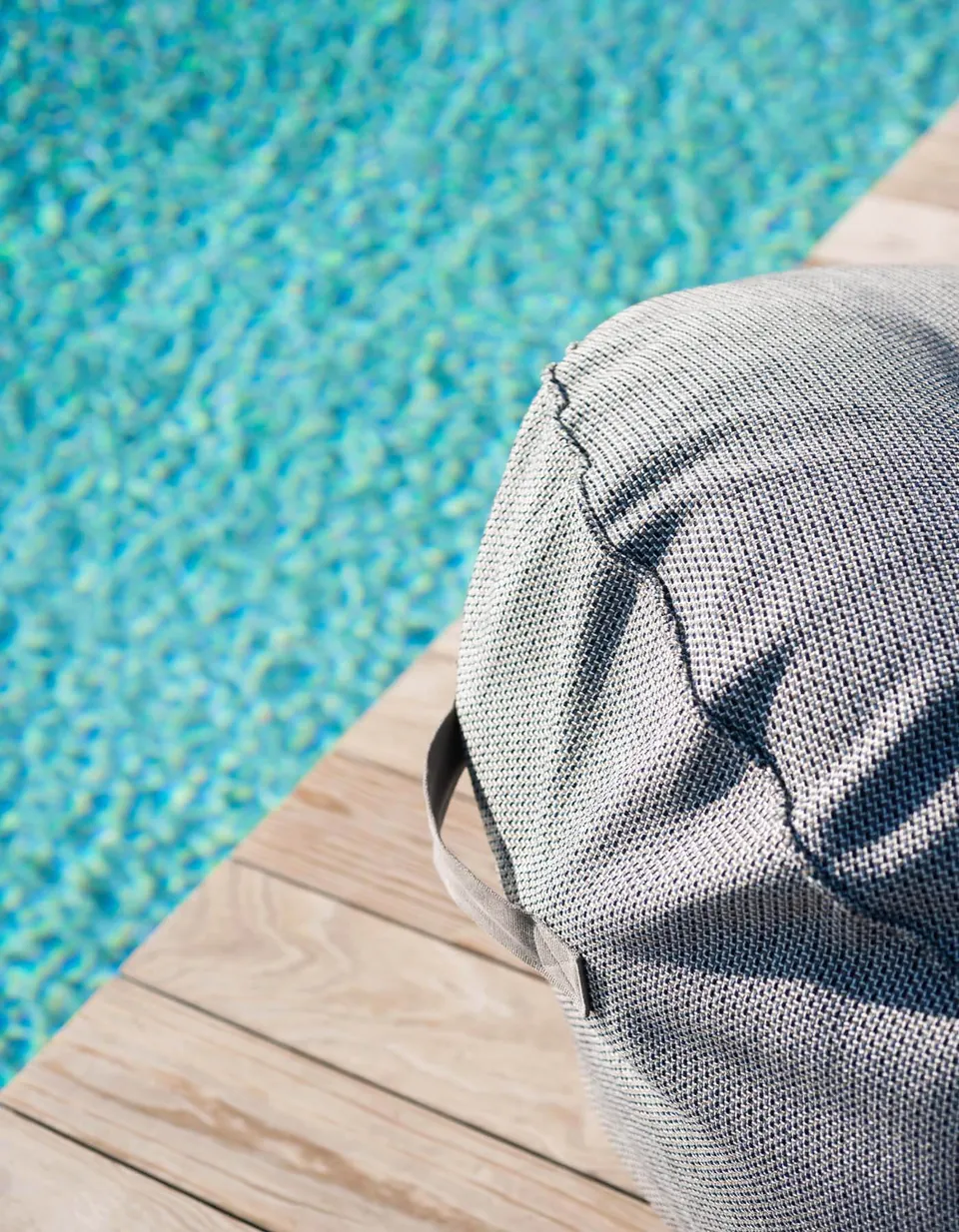 RODA Onda outdoor furniture on a terrace, catalog photograph 2