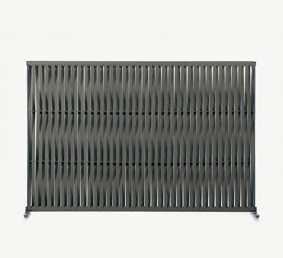 RODA Wing horizontal screen 002, Italian outdoor furniture