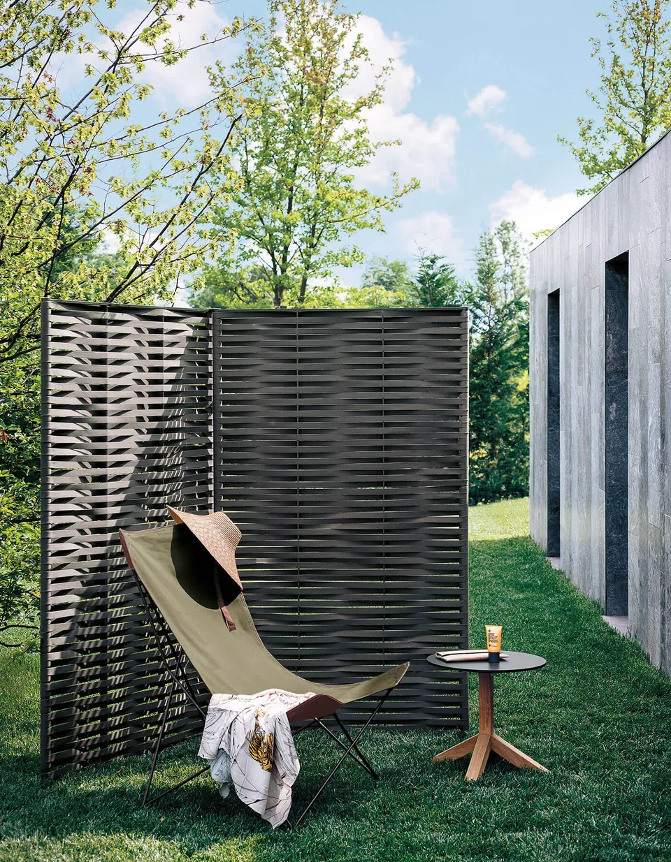RODA Wing woven garden screens, Italian outdoor furniture